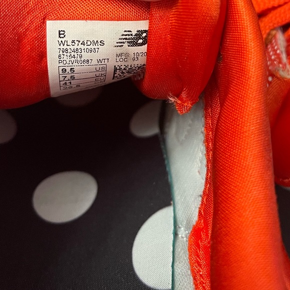 Women’s New Balance Disney Minnie Mouse Sneakers SZ 9.5 - Picture 6 of 7